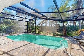Pool - NEWLY RENOVATED:Luxurious Living and Open Concept W/ Pool on your Naples Retreat (Naples)
