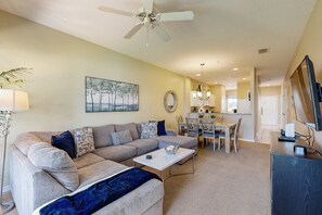 TV, DVD player, offices - Upgraded Greenlinks Golf Villas Condo | All-New Appliances | Luxe Pool & Spa (Naples)
