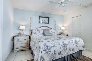 Iron/ironing board, WiFi, bed sheets - Romantic retreat for two w/ private balcony, tennis, & beach access (Bonita Springs)