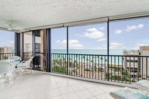 Interior - 10th-floor apt w/direct ocean views, private beach access, on-site pool, tennis (Bonita Springs)