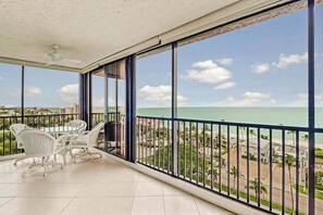 Interior - 10th-floor apt w/direct ocean views, private beach access, on-site pool, tennis (Bonita Springs)