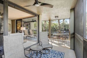 Terrace/patio - 2nd-floor condo with private beach access, lanai, and access to heated pool (Bonita Springs)