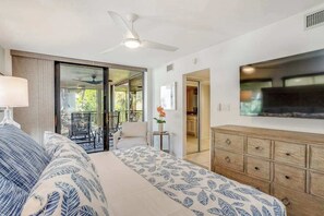 2 bedrooms, desk, iron/ironing board, travel cot - 2nd-floor condo with private beach access, lanai, and access to heated pool (Bonita Springs)