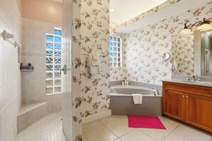 Shower, hair dryer, towels - Waterfront home with private heated pool, dock, firepit, grill, bikes, fireplace (Bonita Springs)
