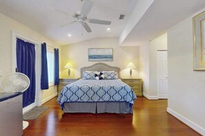 3 Schlafzimmer, Schreibtisch, Bügeleisen/Bügelbrett, WLAN