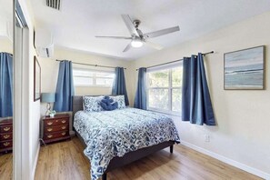 3 Schlafzimmer, Schreibtisch, Bügeleisen/Bügelbrett, WLAN