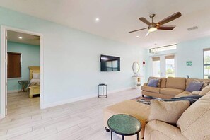 TV, offices - Spacious, dog friendly home with pool, on waterway within minutes to the Gulf (Bokeelia)