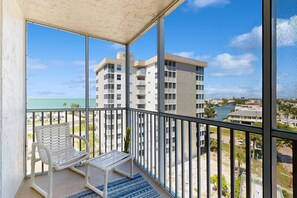 Property grounds - A Fully Remodeled Gulf Retreat — Stylish Comforts Steps from the Shore. (Bonita Springs)