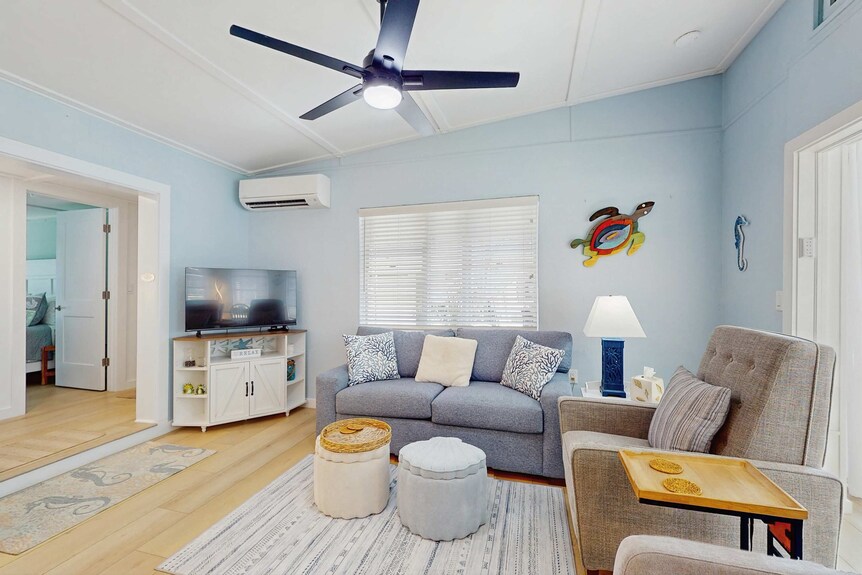 Old Florida Bungalow With Wifi, Ac, Washer/dryer, & Patio - Walk To Beach - Manasota Key, FL