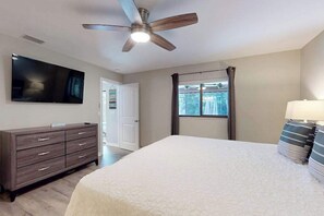 3 habitaciones, tabla de planchar con plancha, wifi y ropa de cama 