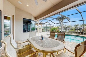 Pool - Luxury canalfront villa with private pool spa, enclosed lanai, & washer/dryer (Cape Coral)