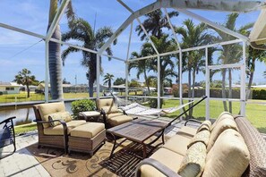 Terrace/patio - Beautiful home with private pool, waterfront views & home theater (Cape Coral)