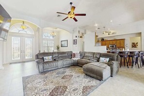 TV - Beautiful home with private pool, waterfront views & home theater (Cape Coral)