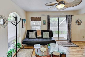 TV, DVD player - Group getaway with private pool & lanai - walk to Fort Myers Beach & Estero Bay (Fort Myers Beach)