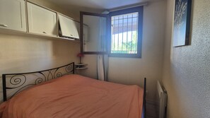 1 bedroom, iron/ironing board - Rivage360-4person house (Saint-Cyprien)