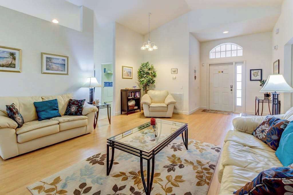 TV, DVD player, offices