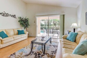 TV, DVD player, offices - Lovely Getaway in Danforth Lakes with Private Pool and Tree-Lined Lanai (Fort Myers)