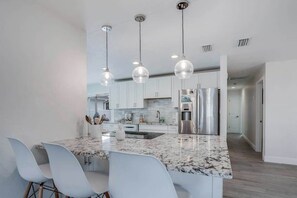 Fridge, microwave, oven, stovetop - Updated home with pool & spa, fenced yard, WiFi, & great location - snowbirds OK (Naples)
