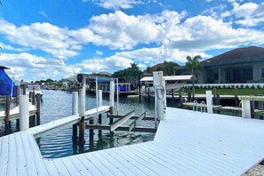 Marina - Dog friendly home with private pool, washer & dryer, and Wifi (Marco Island)