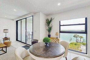 Interior - Waterfront condo with stunning views, WiFi, heated pool & hot tub (Marco Island)