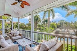 Property grounds - Stunning canal-front home with pools, AC, W/D & hammock (Bokeelia)