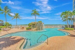 Pool - Oceanfront condo with pool, hot tub, beach access, & washer/dryer (Bonita Springs)