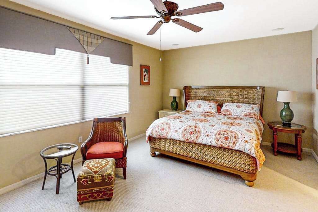 3 bedrooms, desk, iron/ironing board, internet