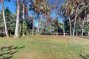 Property grounds - Luxurious home with private washer/dryer, enclosed yard, WiFi, & screened lanai (Bonita Springs)