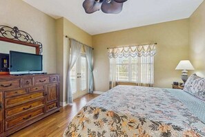 Desk, iron/ironing board, travel cot, WiFi - Spacious dog-friendly home with private pool, canal views & private grill (Cape Coral)