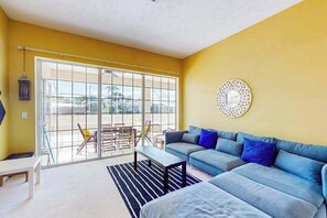 TV, offices - Dog-friendly canal-front home with a private pool & dock in a prime location (Cape Coral)