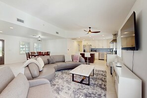 TV, offices - Dog friendly home with gas grill, outdoor dining area, and internet (Naples)