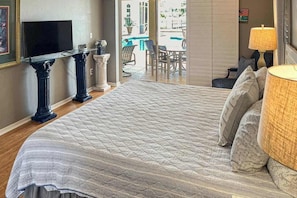 7 bedrooms, iron/ironing board, WiFi, bed sheets - Villa Euphoria: Chic 2-unit, canal-front retreat with 2 pools & private dock (Cape Coral)