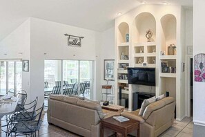 TV, DVD player, stereo, offices - Villa Euphoria: Chic 2-unit, canal-front retreat with 2 pools & private dock (Cape Coral)