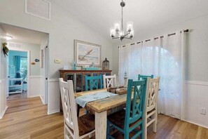 Dining - Dog-friendly home with private heated saltwater pool, patio, grill, & streaming (Cape Coral)