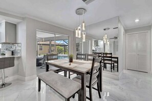 Dining - Dog-friendly water-view house with pool & firepit - snowbirds welcome (Cape Coral)