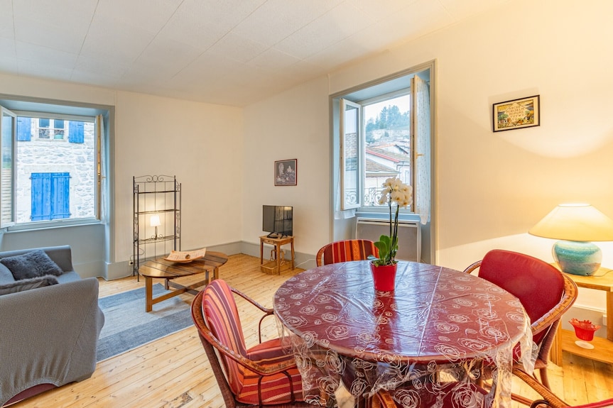 Appartement Spacieux T2 Au Cœur De Vals-les-bains - Aubenas