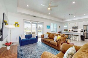 TV, offices - Dog-friendly Waterfront home with private pool, on-site fishing (Cape Coral)
