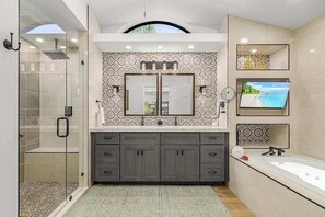 Shower, hair dryer, towels - Canal front home with private pool, direct gulf access, and internet (Cape Coral)