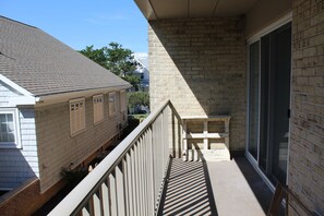 Property grounds - 1 Bedroom & 1 Bath Rehoboth Beach, DE - Ocean Block! (Rehoboth Beach)
