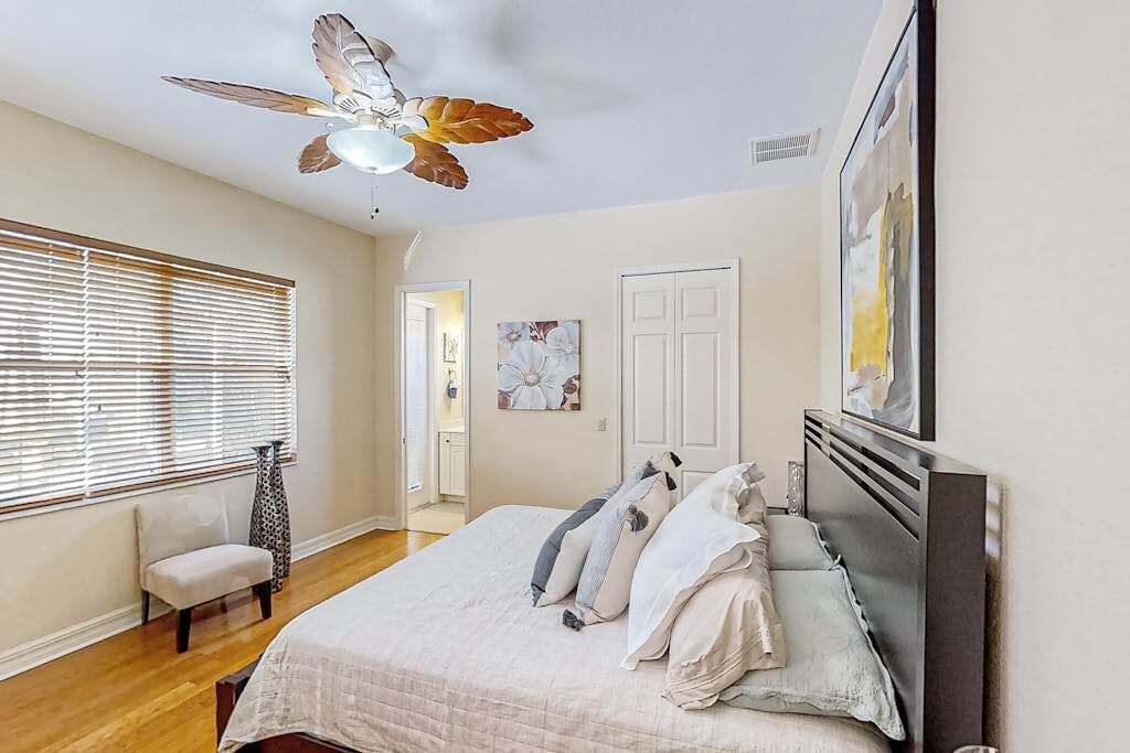 Desk, iron/ironing board, travel crib, WiFi