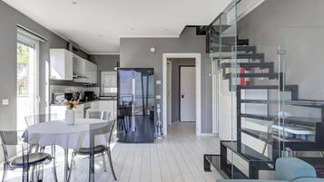 Appartamento, 2 camere da letto, balcone, vista lago | Interni