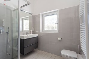 Bathroom - Open View Apartment by Wonderful Italy (Onno)