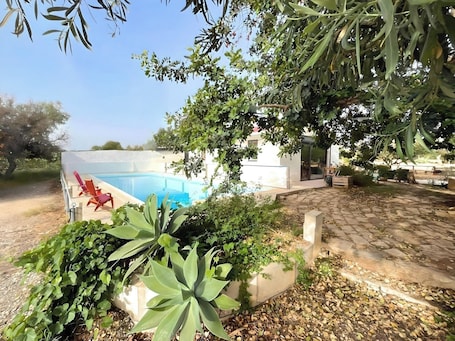Pool. Sage House with Pool - Peaceful Countryside near the Sea