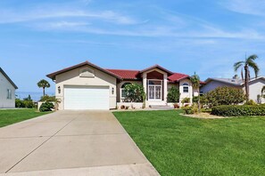 Exterior - Waterfront pool home, family friendly, close to beaches with AC, WD and WIFI (Englewood)