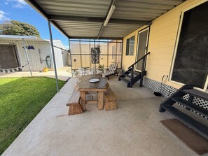 Outdoor dining - Fairway Shores-Dog friendly!  Off Peak Special! (Stansbury)