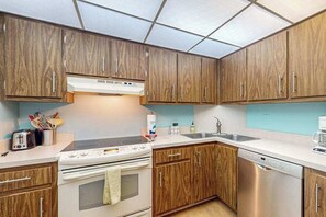 Fridge, microwave, oven, stovetop - Oceanfront Condo with WiFi, Pool, Tennis, & Direct Beach Access (Marco Island)