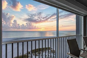 Property grounds - Waterfront penthouse with beach views, pool, hot tub, & tennis court (Fort Myers Beach)
