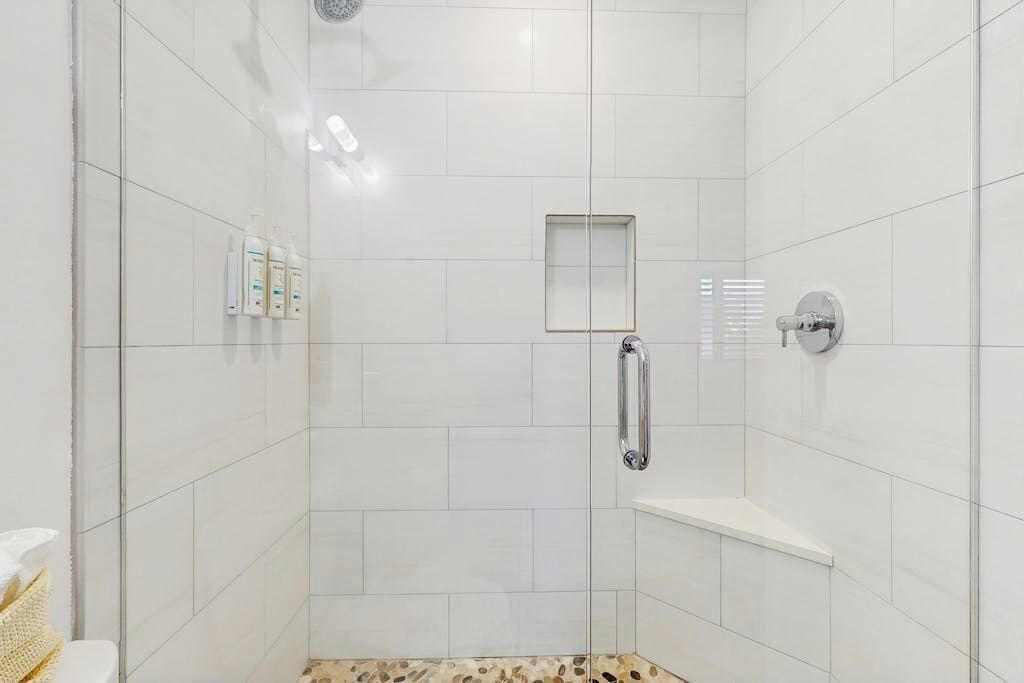 Shower, towels