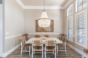 Dining - Elegant and luxurious waterfront home with heated pool, dog friendly, WIFI (Marco Island)
