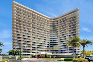 Exterior - Waterview condo with shared pool, pickleball, and WIFI (Marco Island)